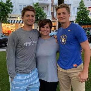 Meet your Posher, Paula